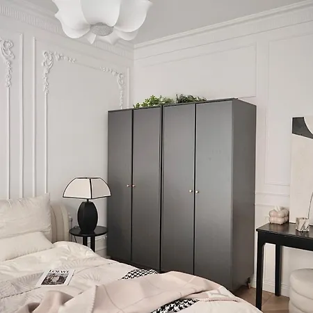 Splendid Artist 2p Apartment Paris