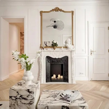 Splendid Artist 2p Apartment